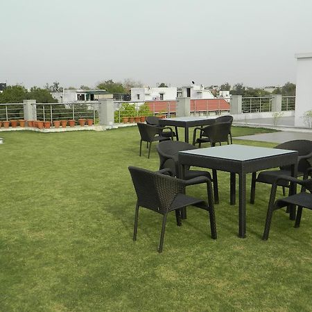 76 Friends Colony Bed & Breakfast Yeni Delhi Dış mekan fotoğraf