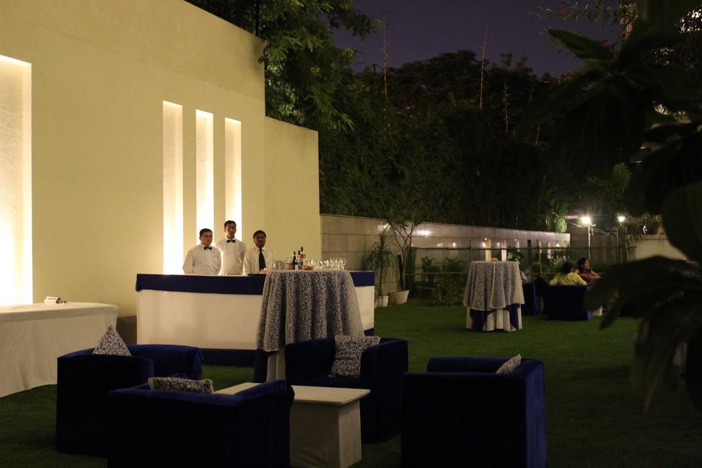 76 Friends Colony Bed & Breakfast Yeni Delhi Dış mekan fotoğraf